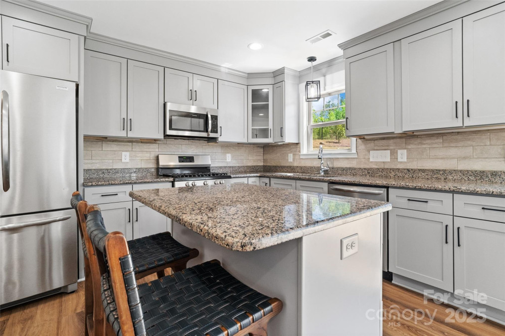 10270 Lakeshore Dr Lancaster, SC 29720