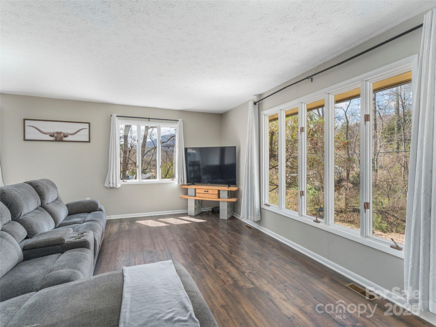 570 County Rd Waynesville, NC 28785