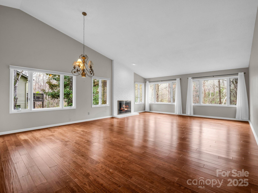 31 Hunting Country Trl Tryon, NC 28782
