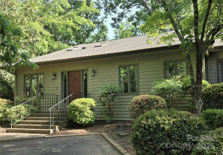 31 Hunting Country Trl Tryon, NC 28782