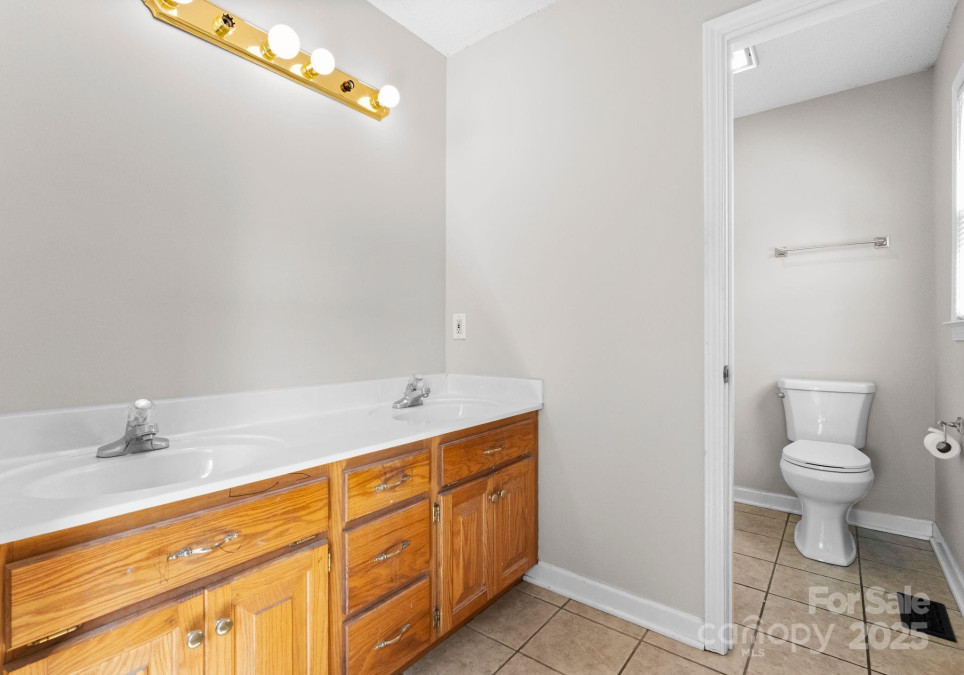 238 Lippard Springs Cir Statesville, NC 28677
