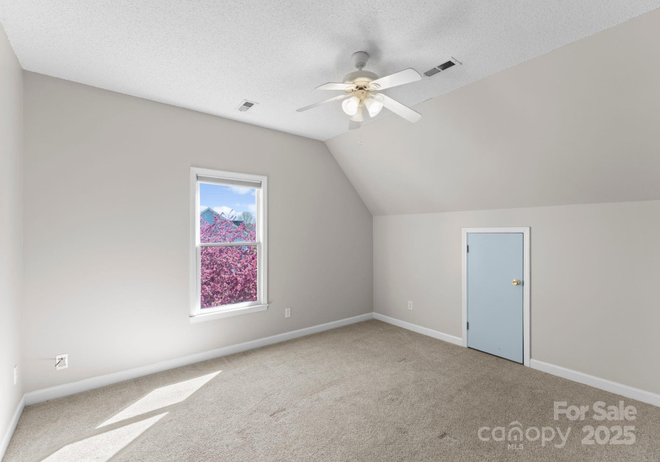 238 Lippard Springs Cir Statesville, NC 28677