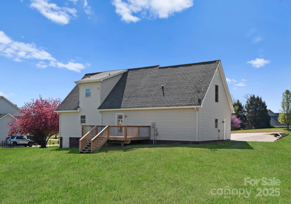 238 Lippard Springs Cir Statesville, NC 28677