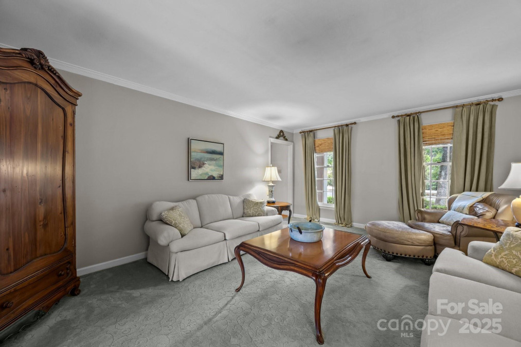 5510 Sardis Rd Charlotte, NC 28270