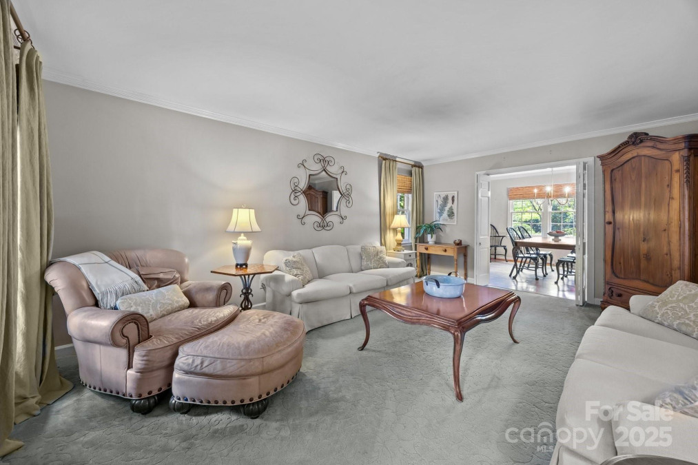 5510 Sardis Rd Charlotte, NC 28270