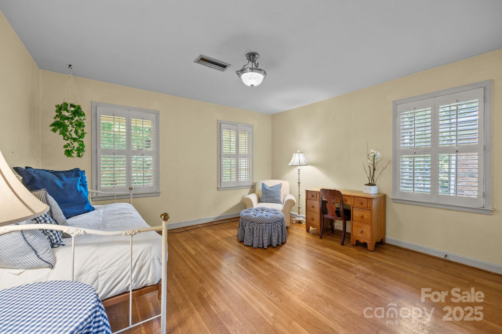 5510 Sardis Rd Charlotte, NC 28270