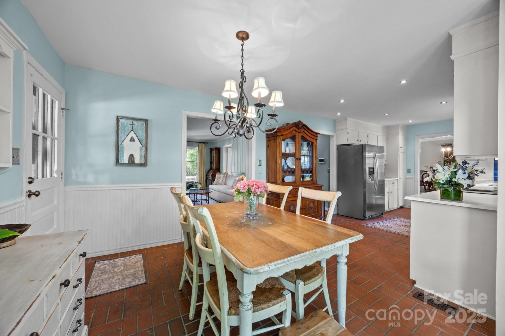5510 Sardis Rd Charlotte, NC 28270