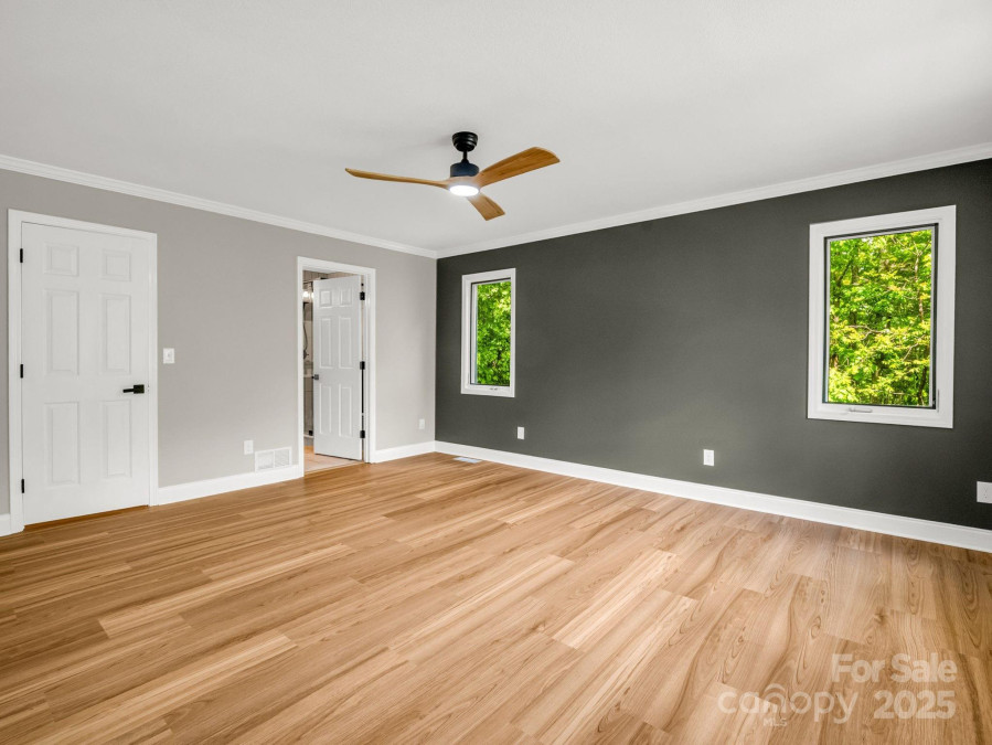 153 Old Lakey Gap Rd Black Mountain, NC 28711