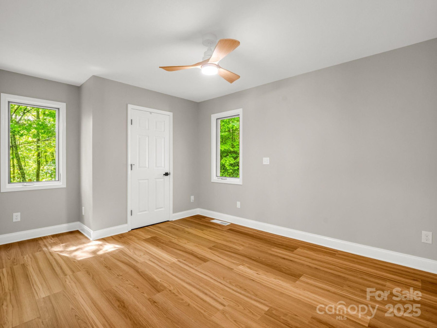 153 Old Lakey Gap Rd Black Mountain, NC 28711