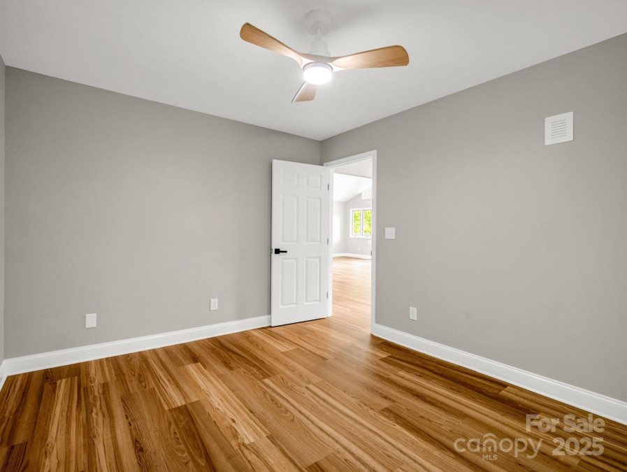 153 Old Lakey Gap Rd Black Mountain, NC 28711