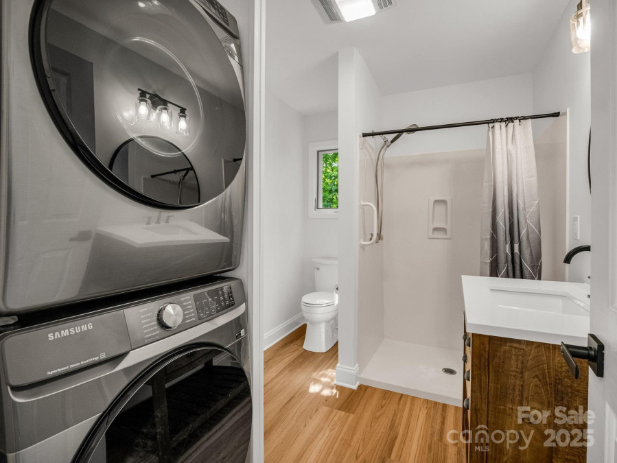 153 Old Lakey Gap Rd Black Mountain, NC 28711