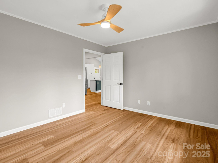 153 Old Lakey Gap Rd Black Mountain, NC 28711