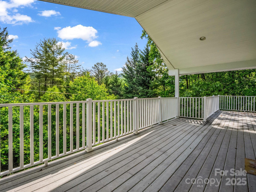 153 Old Lakey Gap Rd Black Mountain, NC 28711