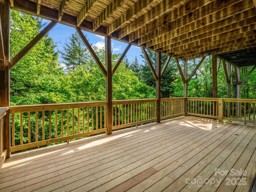 153 Old Lakey Gap Rd Black Mountain, NC 28711