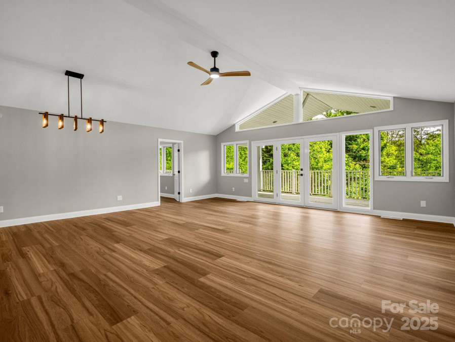 153 Old Lakey Gap Rd Black Mountain, NC 28711
