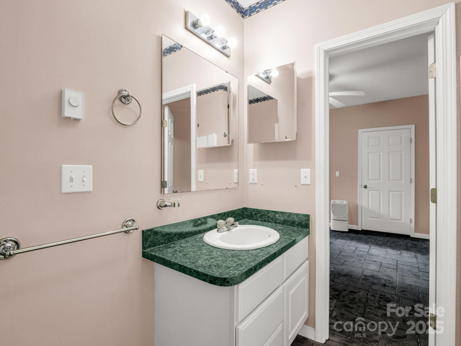 153 Old Lakey Gap Rd Black Mountain, NC 28711