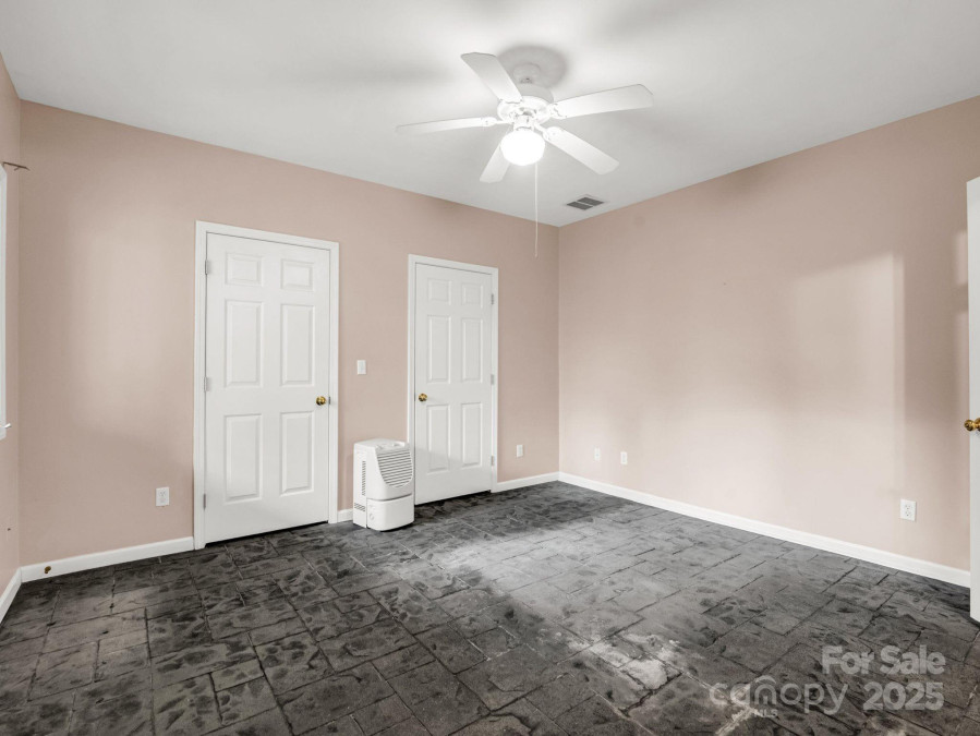 153 Old Lakey Gap Rd Black Mountain, NC 28711