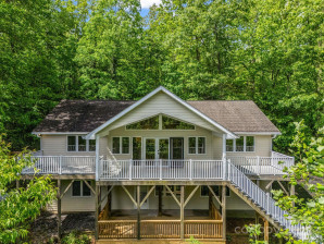 153 Old Lakey Gap Rd Black Mountain, NC 28711