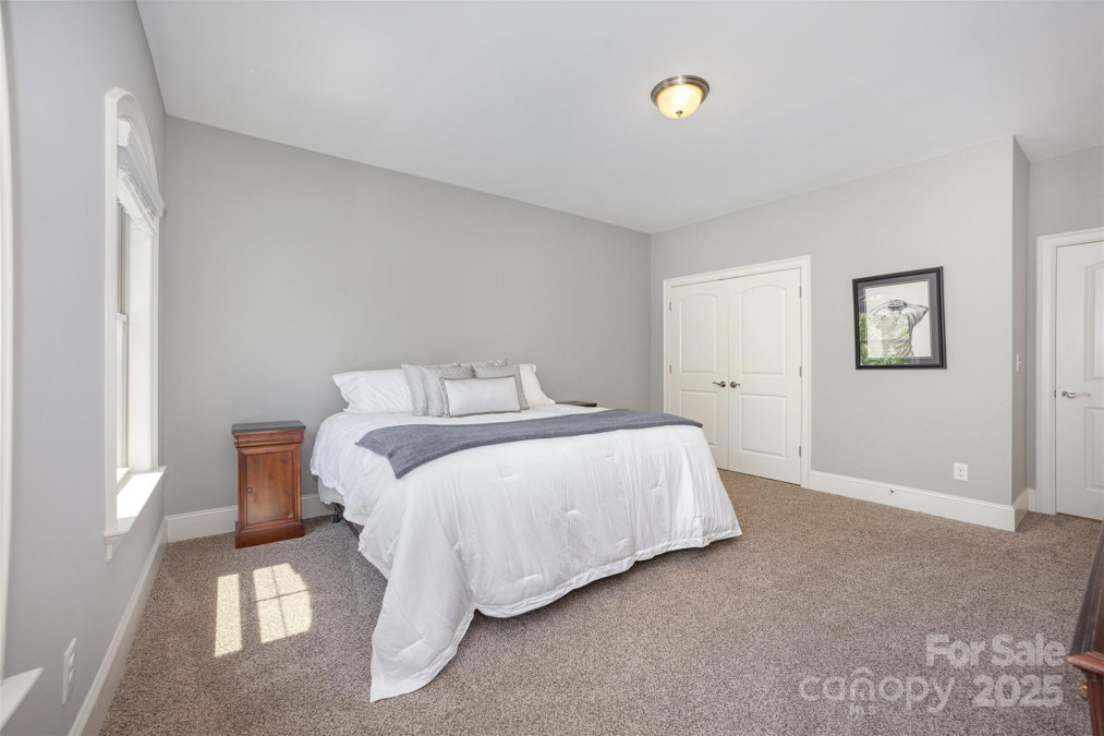5706 Sardis Hall Ct Charlotte, NC 28270