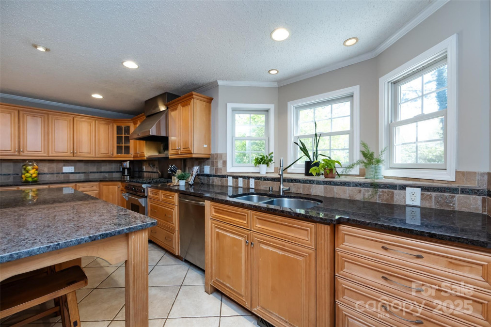 5013 Cedar Forest Dr Charlotte, NC 28226
