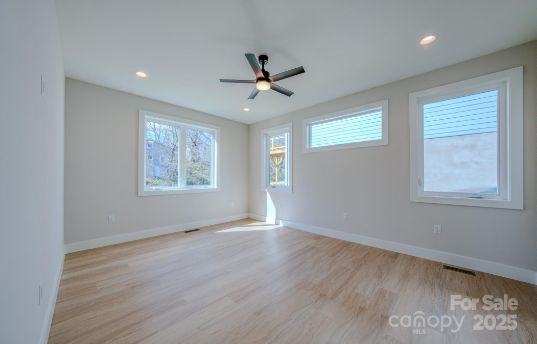 96 Craggy Ave Asheville, NC 28806