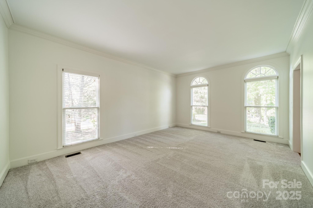5232 Silchester Ln Charlotte, NC 28215