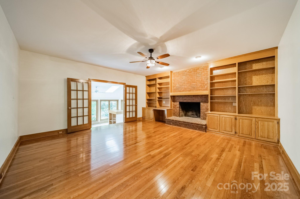 5232 Silchester Ln Charlotte, NC 28215