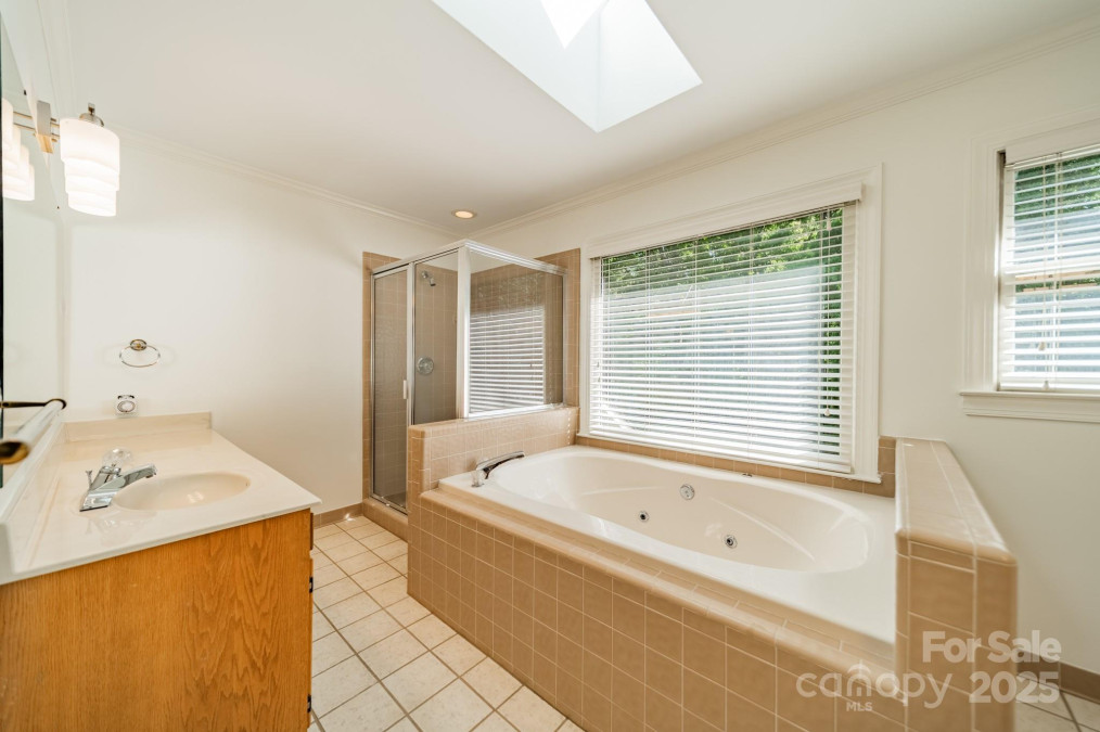 5232 Silchester Ln Charlotte, NC 28215