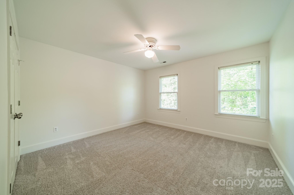 5232 Silchester Ln Charlotte, NC 28215