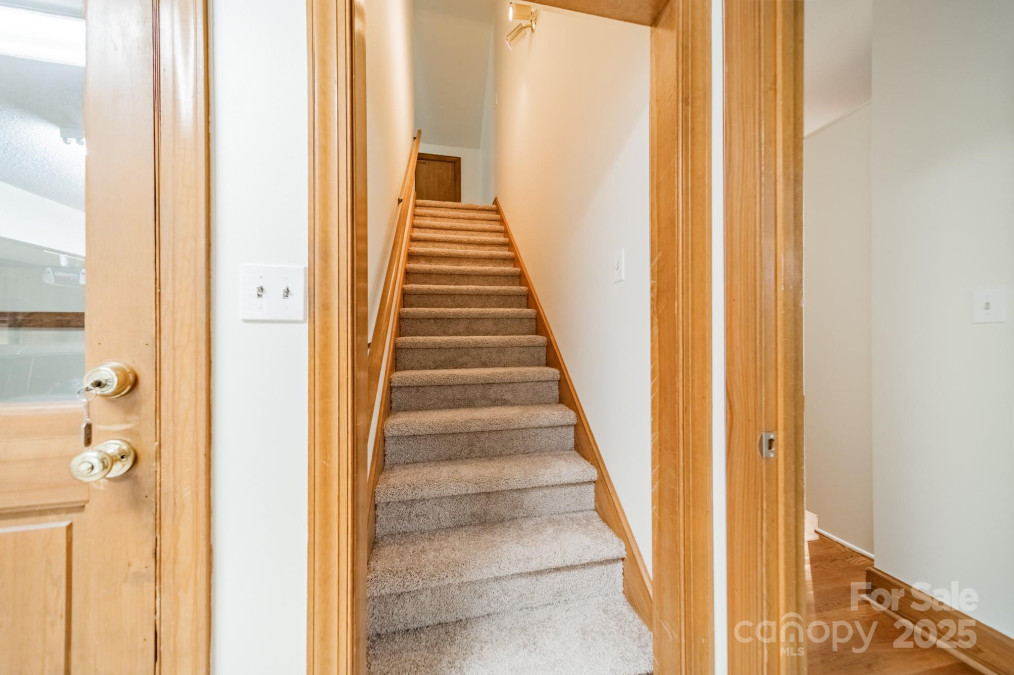 5232 Silchester Ln Charlotte, NC 28215