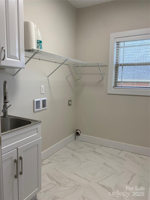 1358 37th Avenue Pl Hickory, NC 28601
