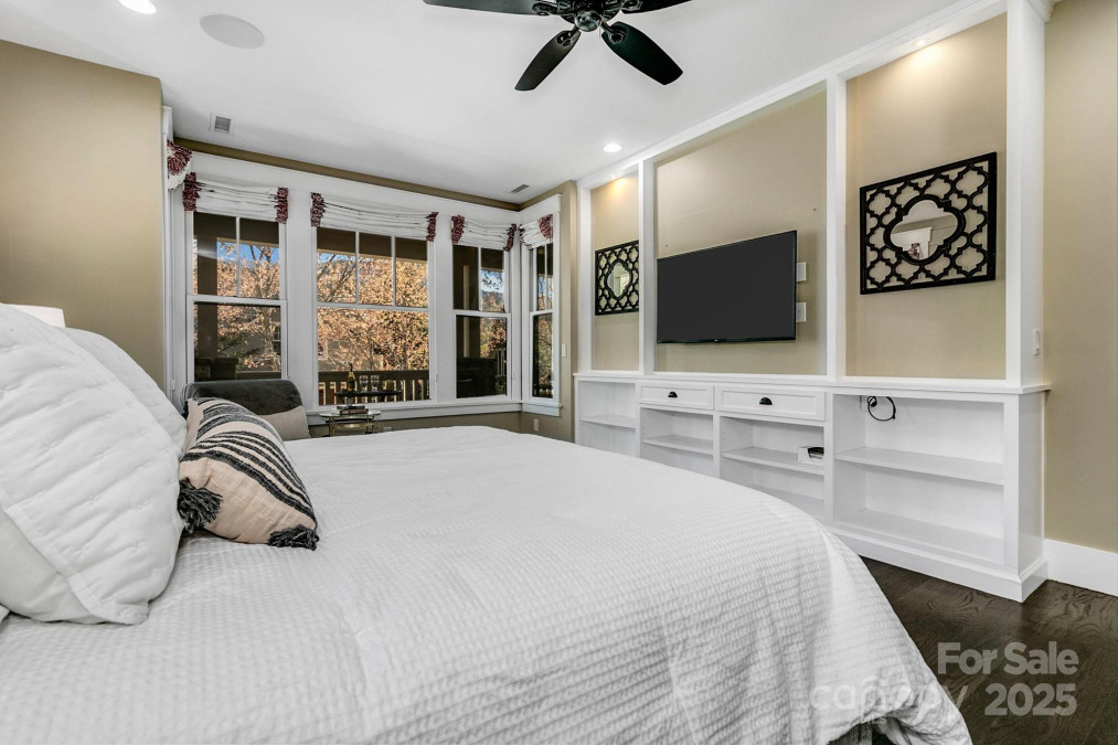 36 Wordsworth Rd Black Mountain, NC 28711