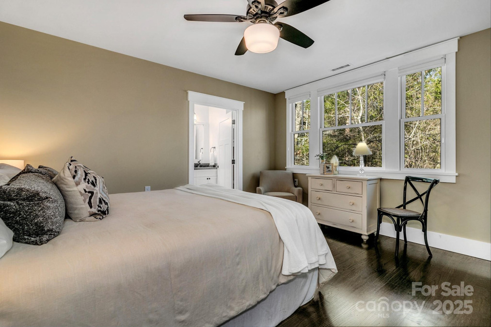 36 Wordsworth Rd Black Mountain, NC 28711