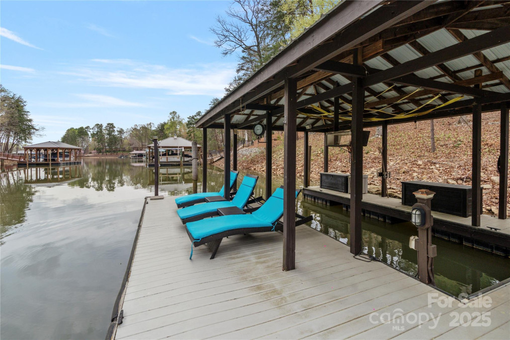 8915 Linden Grove Ct Sherrills Ford, NC 28673