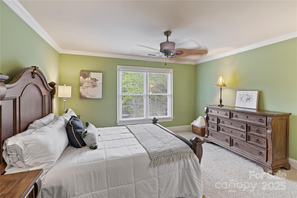 8915 Linden Grove Ct Sherrills Ford, NC 28673