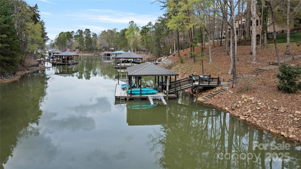 8915 Linden Grove Ct Sherrills Ford, NC 28673