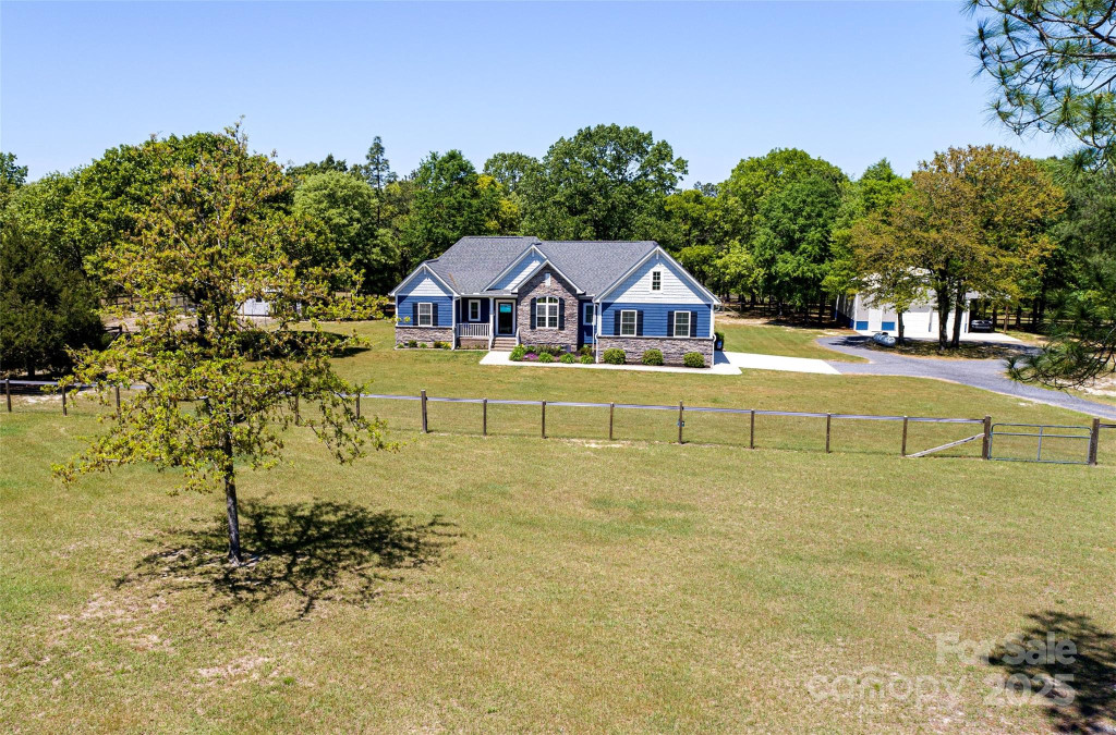 340 Hound Hollow Rd Camden, SC 29020