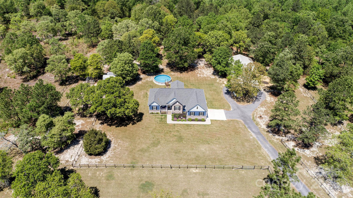 340 Hound Hollow Rd Camden, SC 29020