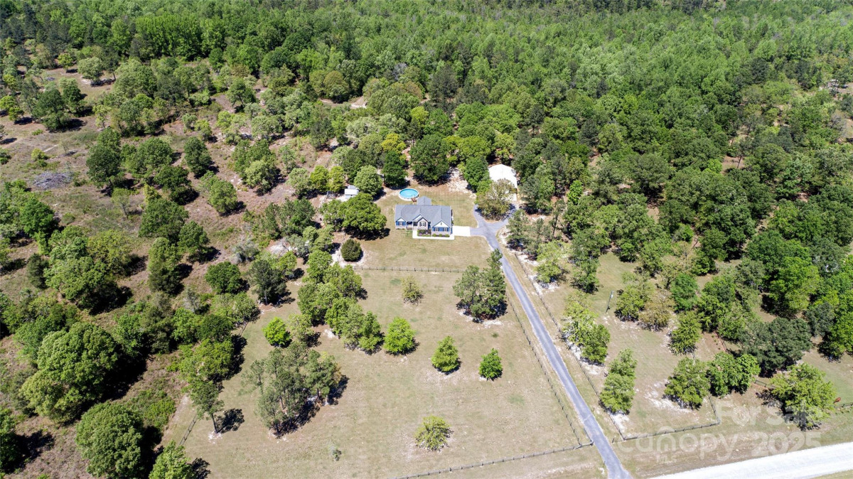 340 Hound Hollow Rd Camden, SC 29020