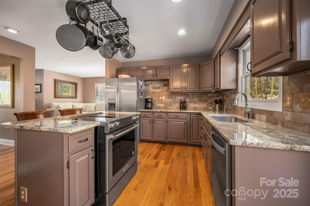 85 Laurel Creek Dr Asheville, NC 28803