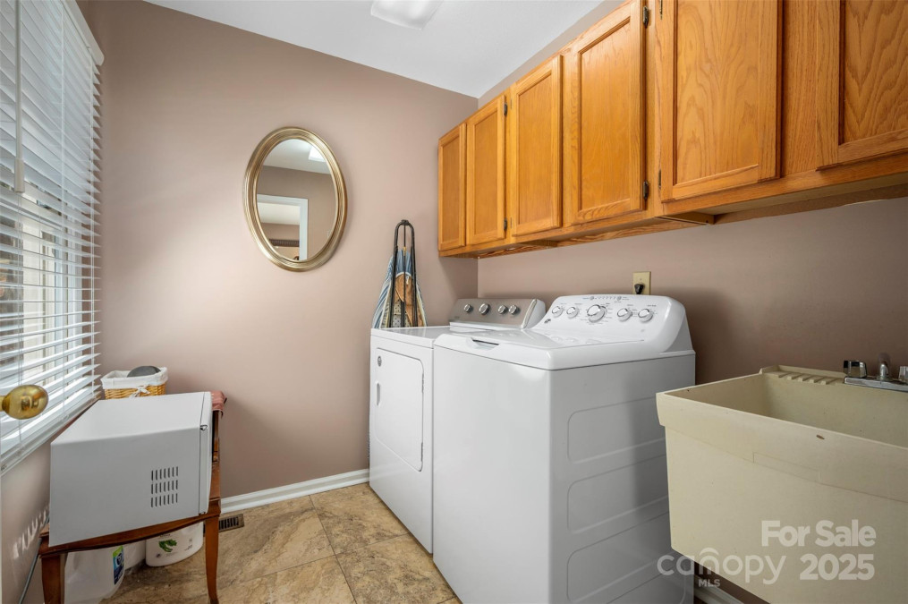 85 Laurel Creek Dr Asheville, NC 28803