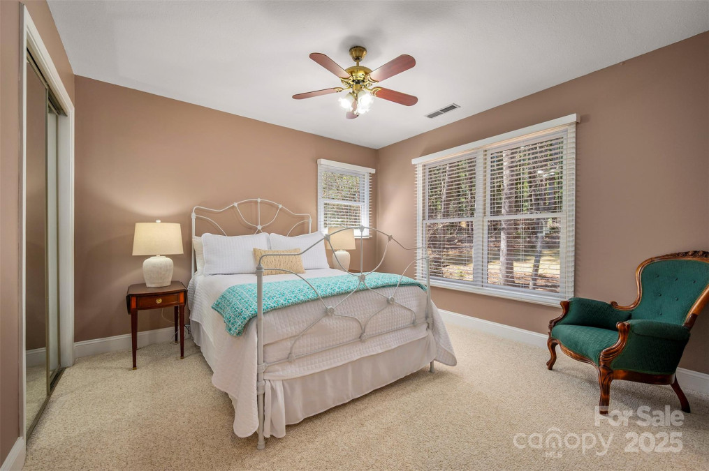 85 Laurel Creek Dr Asheville, NC 28803