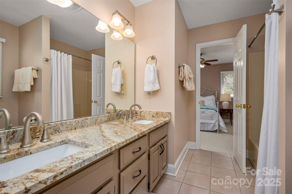85 Laurel Creek Dr Asheville, NC 28803