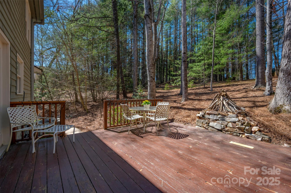 85 Laurel Creek Dr Asheville, NC 28803