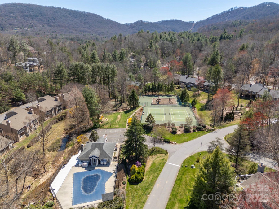 85 Laurel Creek Dr Asheville, NC 28803