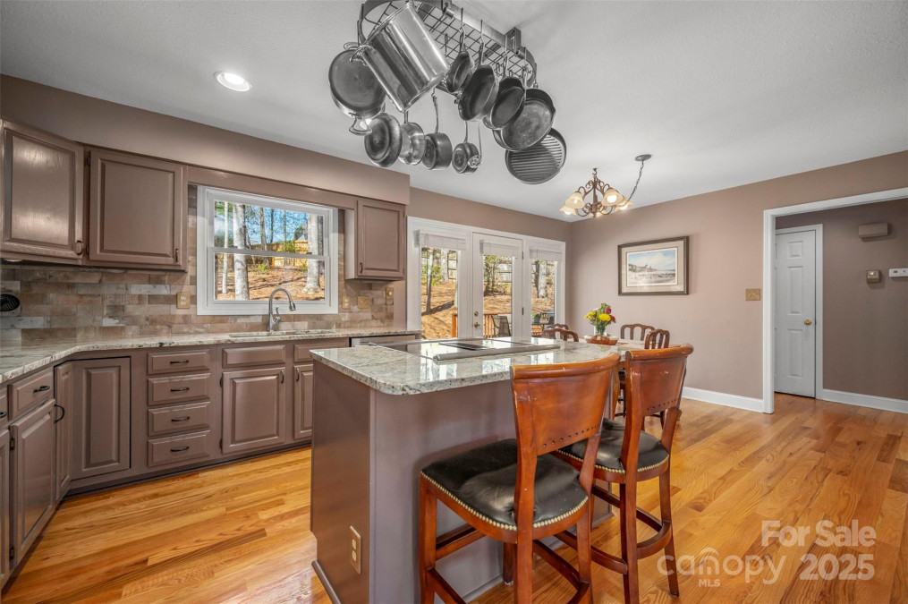 85 Laurel Creek Dr Asheville, NC 28803