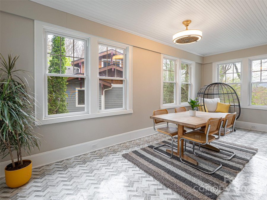 1 Kenilworth Rd Asheville, NC 28803