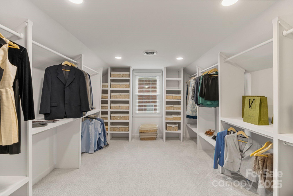 5125 Winding Brook Rd Charlotte, NC 28226