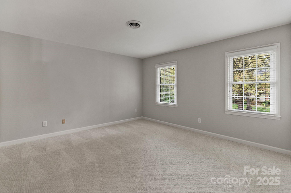 5125 Winding Brook Rd Charlotte, NC 28226