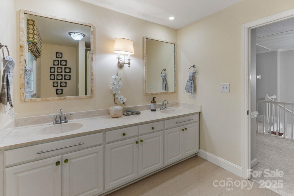 5125 Winding Brook Rd Charlotte, NC 28226